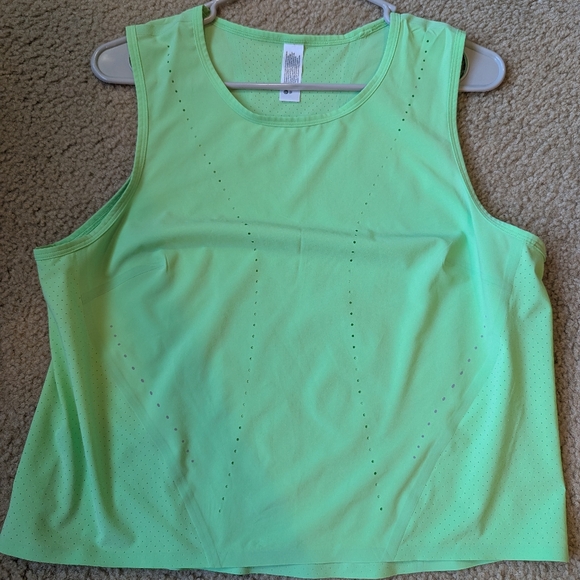 Tank - Picture 3 of 12